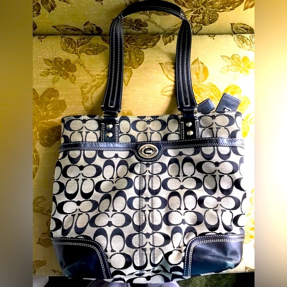 Coach Handbags - Coach handbag